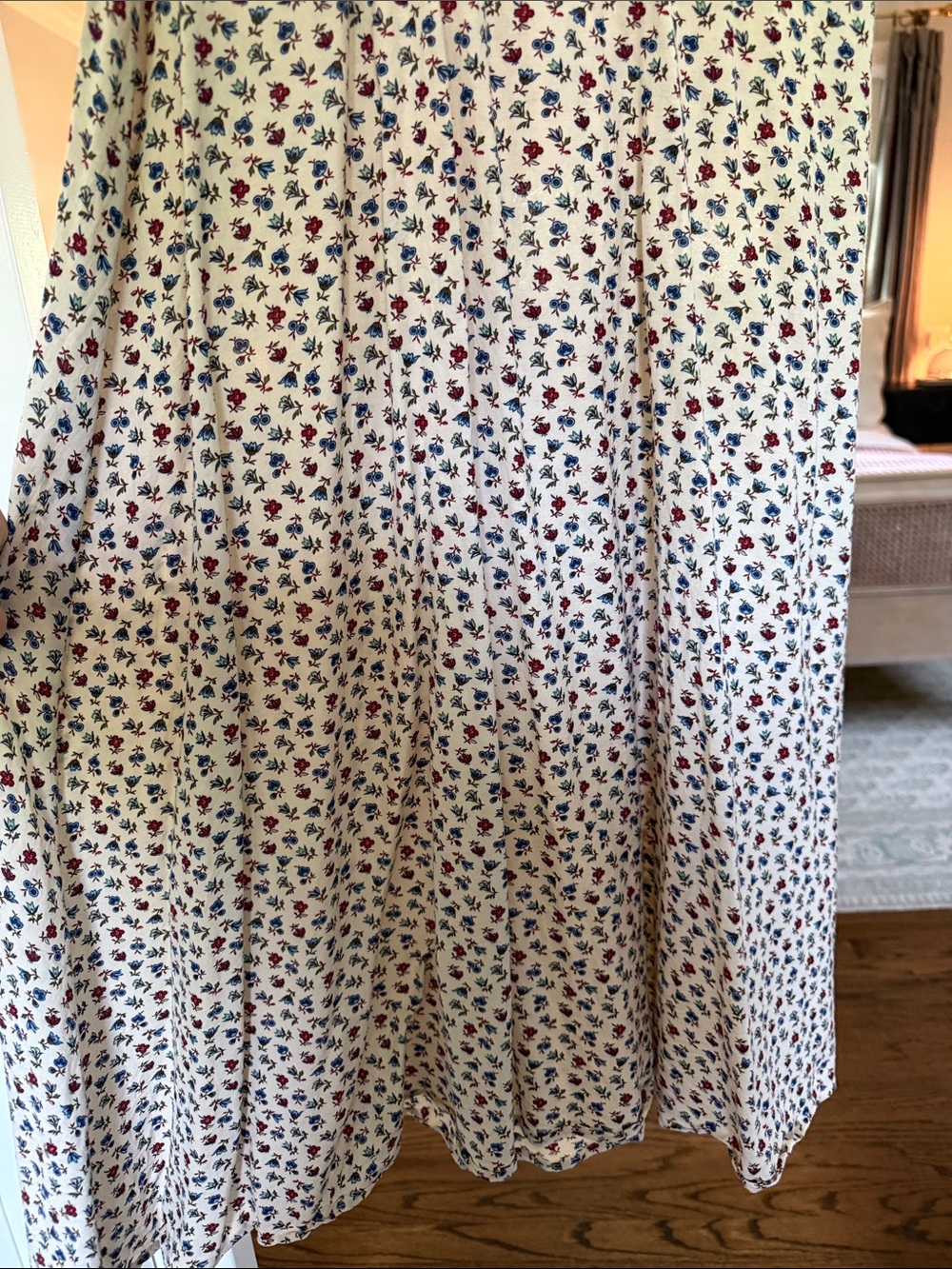 Doen Cream Maxi Dress with Pink and Green Floral Print - Picture 6 of 7